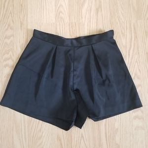 H&M Satin Highwaisted Short